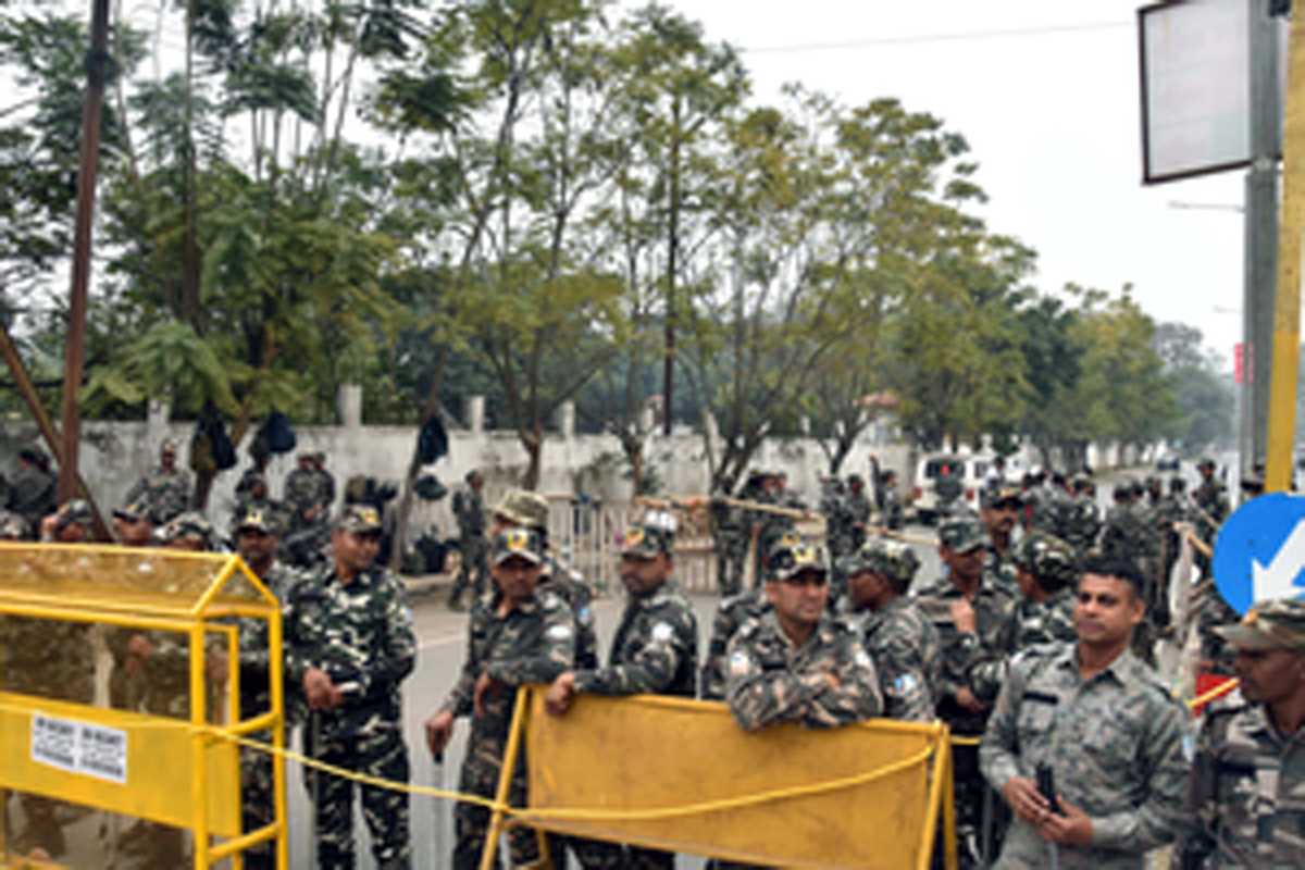 ईडी सीएम सोरेन को किसी पल कर सकती है गिरफ्तार, नई सरकार का दावा लेकर राजभवन जा रहे विधायक